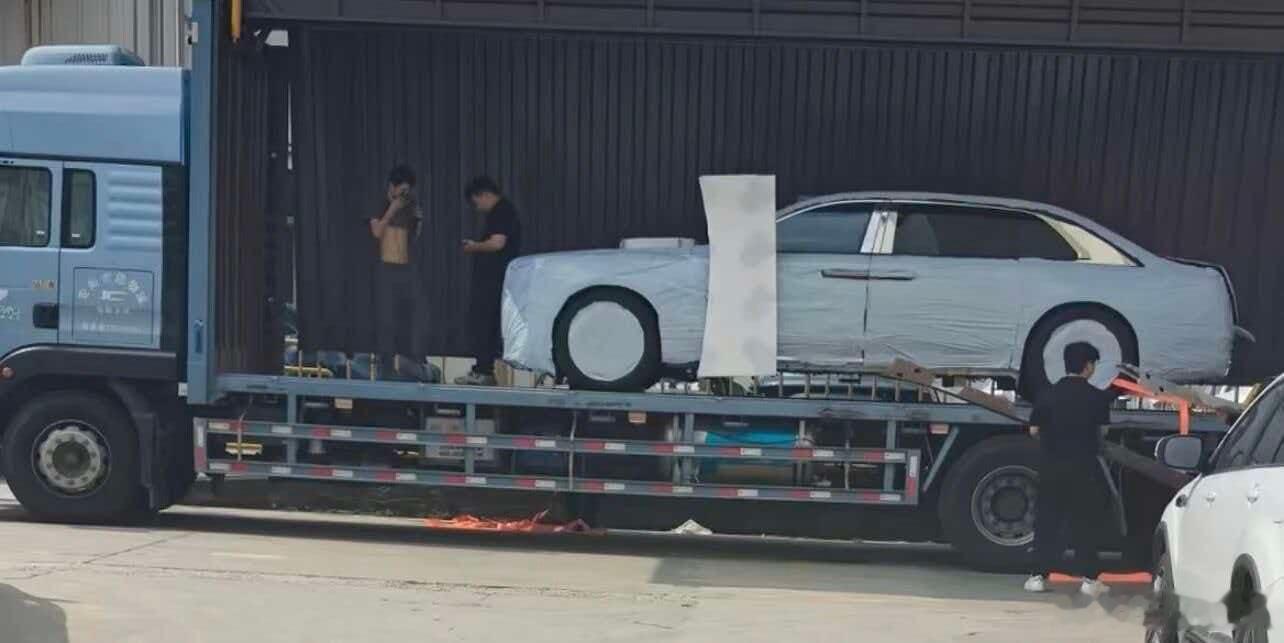 可能是比亚迪仰望的新车，这个造型比例看着非常不得了，这车一定会取得这个价位段的销
