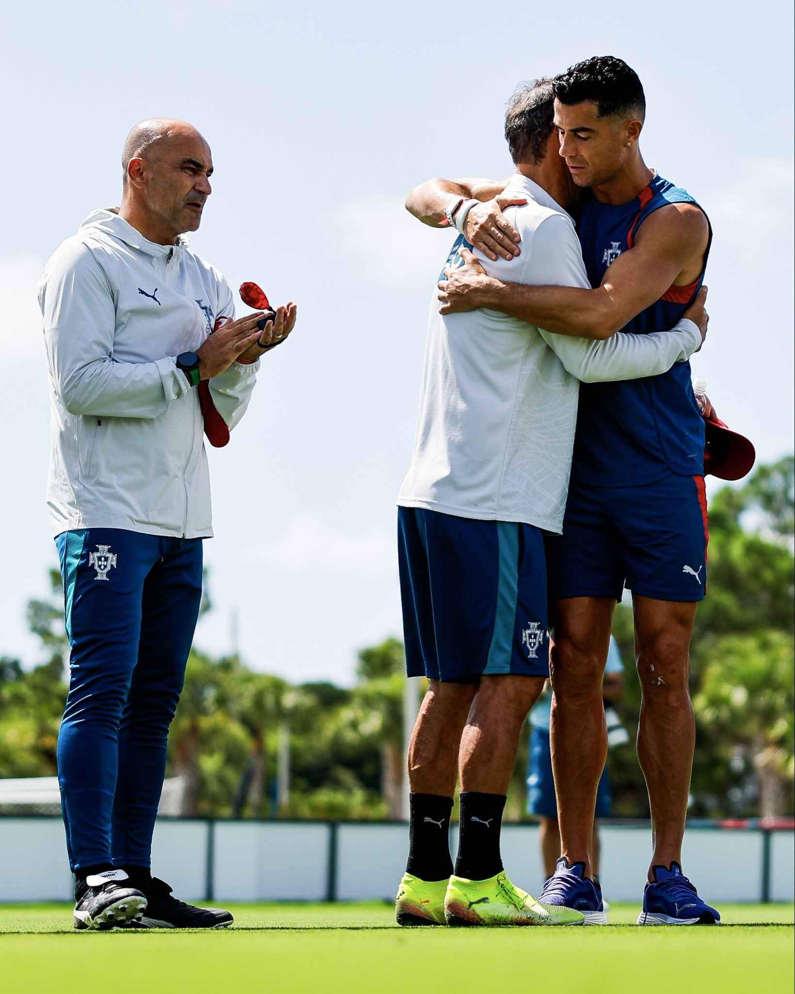 🇵🇹卡瓦略的父亲去世了..  预计会在晚些时候返回葡萄牙出席父亲的葬礼🥺?