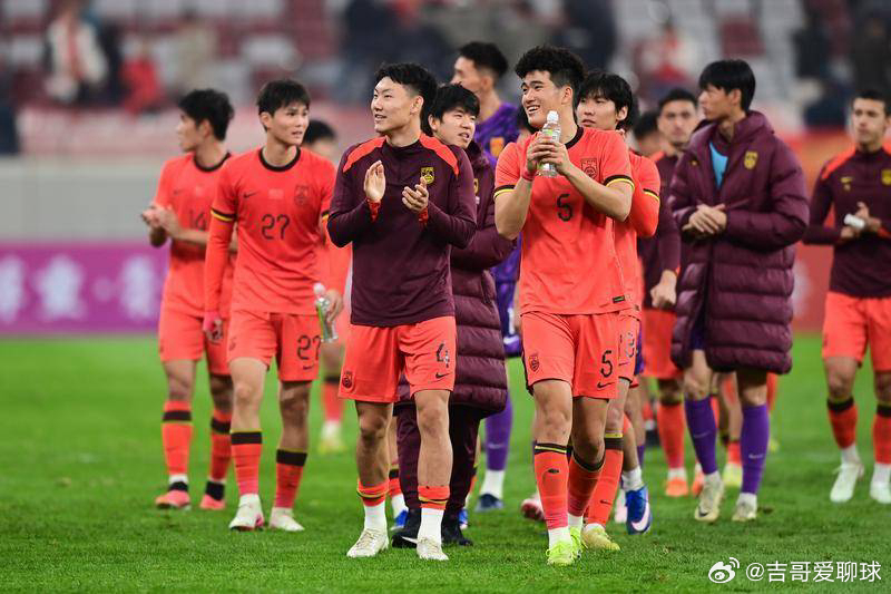 一场跌宕起伏的让二追二中国U23与泰国U23是2026年3月25日在西安举行的“