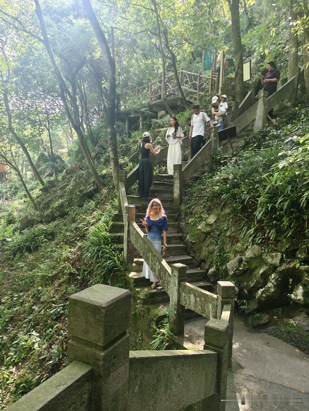 美丽杭州
杭州仙桥洞景区美景