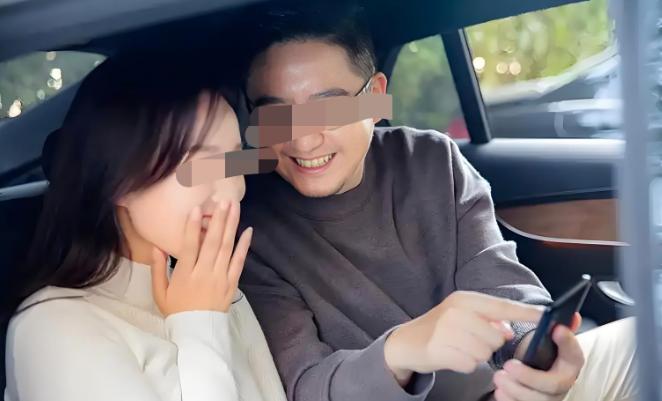 一场突发的车内意外猝死，让同行女子被逝者家属起诉索赔32万余元。
 
安徽濉溪一