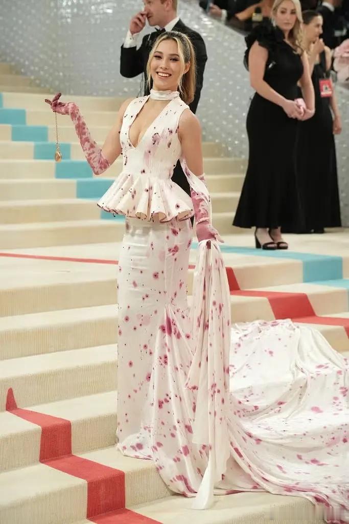 谷爱凌的颜值和身材一点也不输那些女明星 