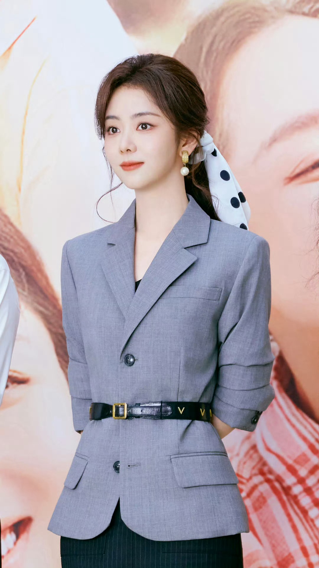 谭松韵tsy谭松韵春禾之上 tsy谭松韵季三妹  鸢尾与玫瑰共绘浪漫 你是我藏在