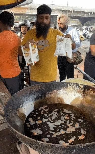 我好奇的是，就这个卫生条件，为什么还会是人口第一大国？🤔🤔🤔