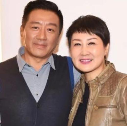 “第一代国民媳妇，与富豪丈夫一见钟情，曾被婆婆嫌弃不像刘慧芳，如今59岁仍是顶流