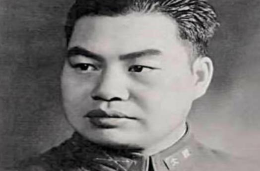 1944年山道血战，数把刺刀齐穿王甲本腹部，这位打了半辈子仗的将军，就这么倒在了