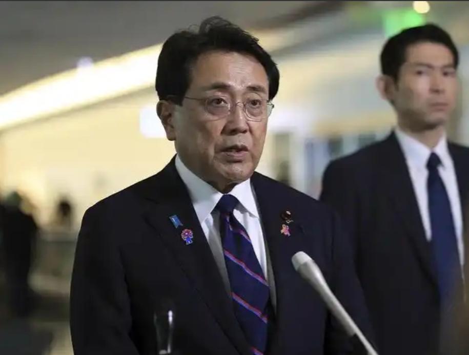 站在中国的土地上，日本产业大臣公然提无理要求！
 
日本右翼叫嚣道：这是日本的历