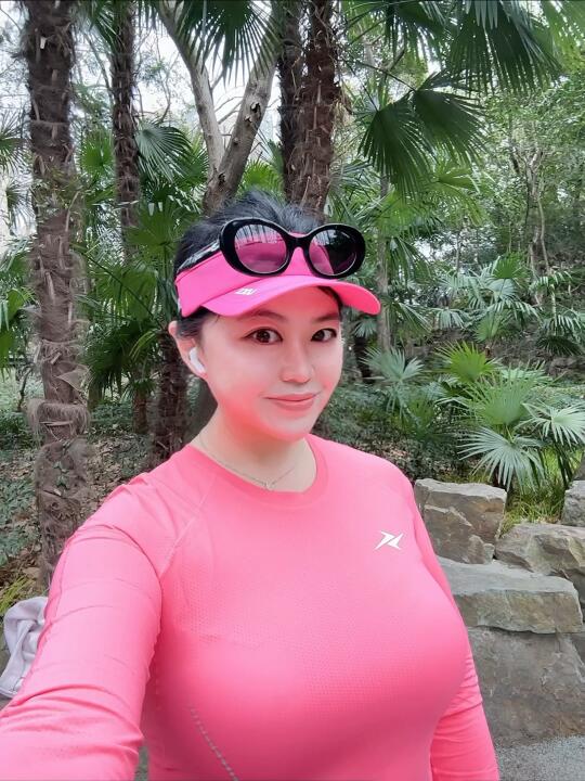 5KM—10KM｜做自己的鎏金满月，跑进粉蓝幻境