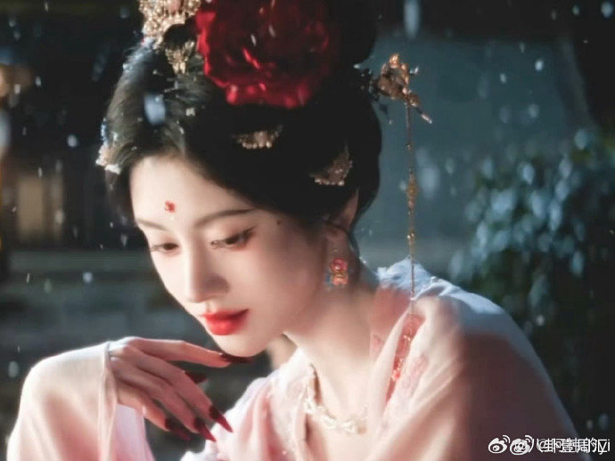 鞠婧祎发月鳞绮纪定档露芜衣上线倒计时！鞠婧祎这颜值我能循环看一百遍鞠婧祎说这一次