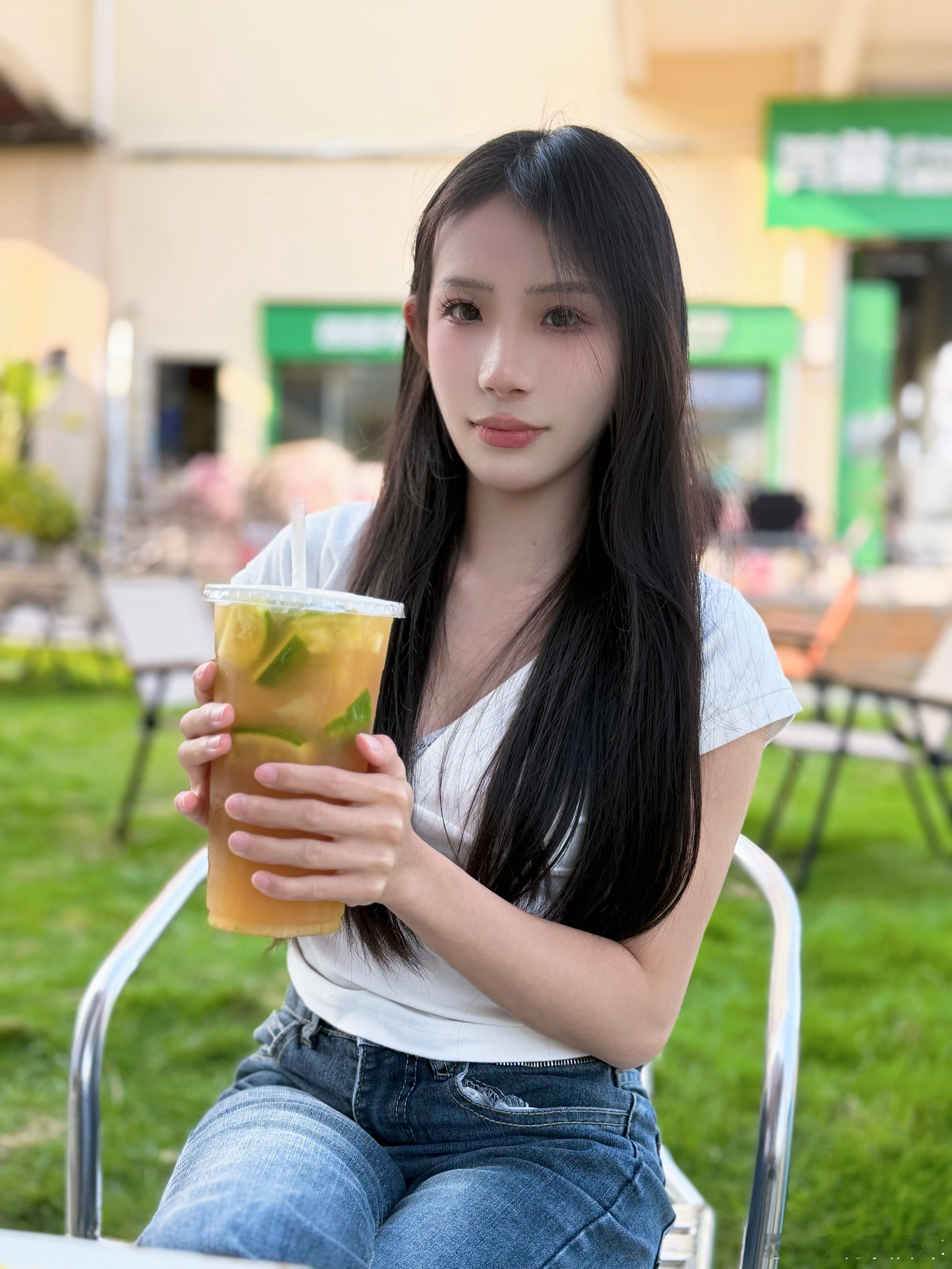 那么大的柠檬茶比我脸都大