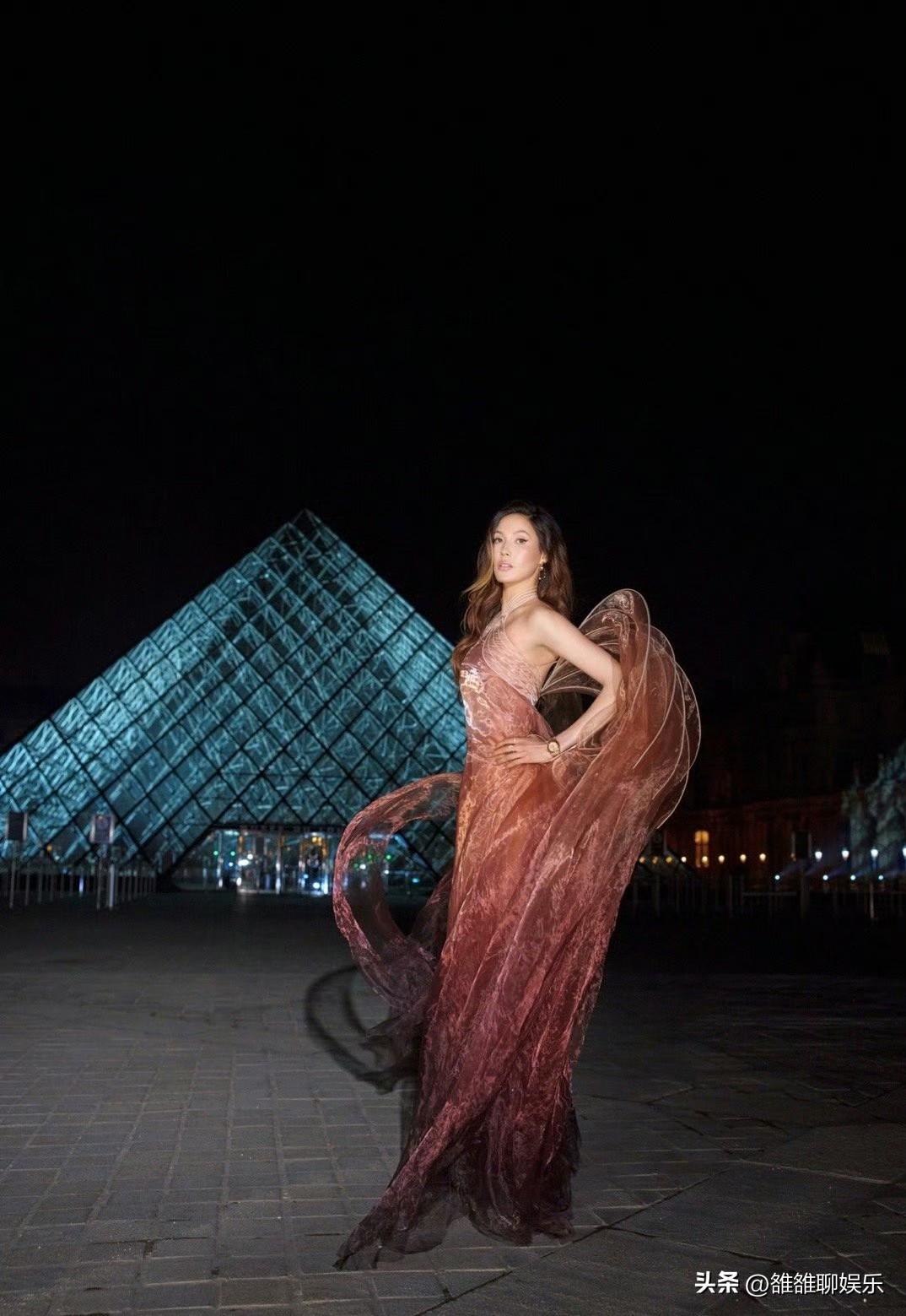 谷爱凌，高调发文。

3月4日，谷爱凌高调发文，简简单单两个字，透露出她快乐的心