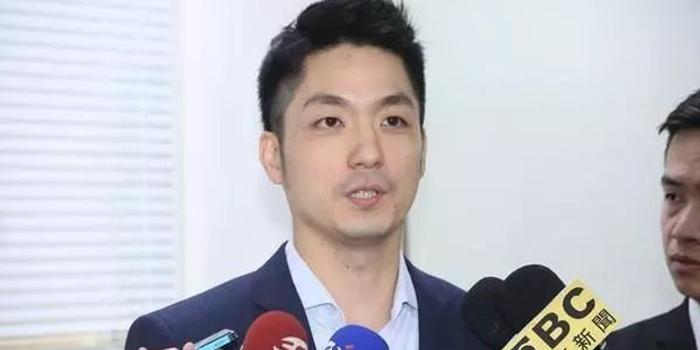 台北选情一夜炸锅！
9月22日，一家叫"台北市信民两岸研究协会"的机构扔出最新民