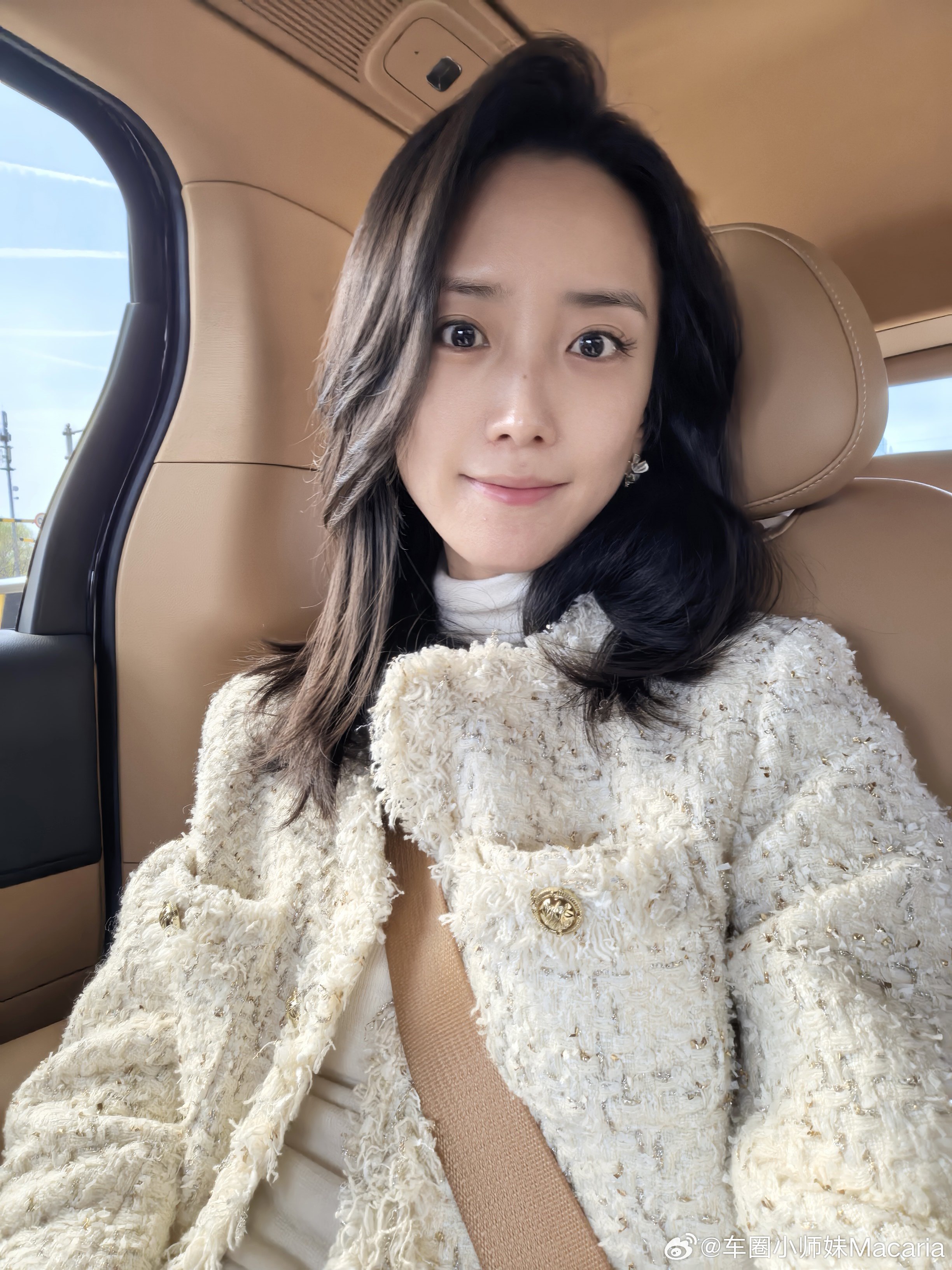 早！！！七点的早班机飞北京竟然是满客的，大家都是来北京打卡上班的嘛早上是素颜小吴