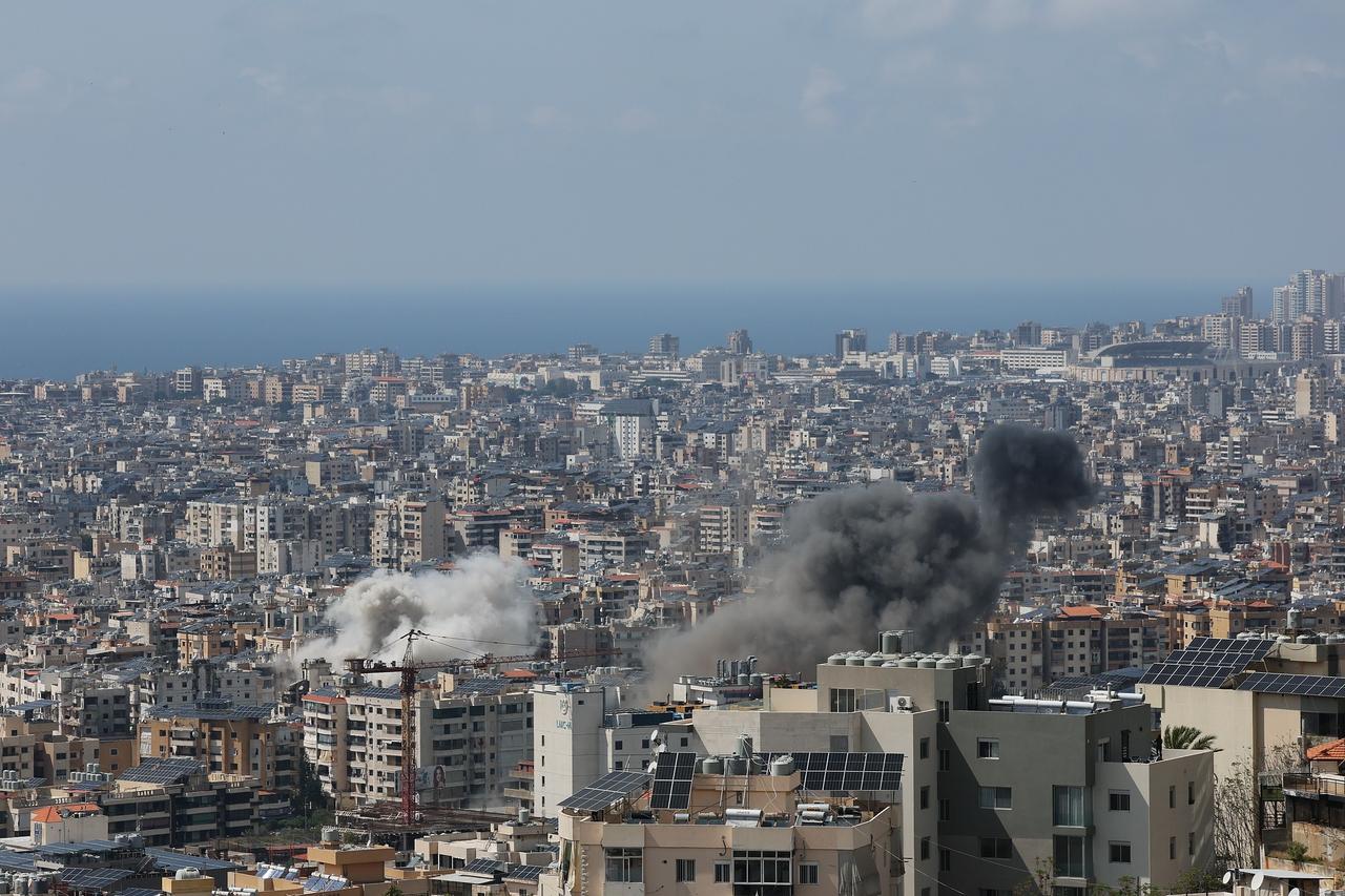 又打起来了！停火刚签就炸黎巴嫩，伊朗放狠话：这是战争！和平真的没救了？
 
刚传