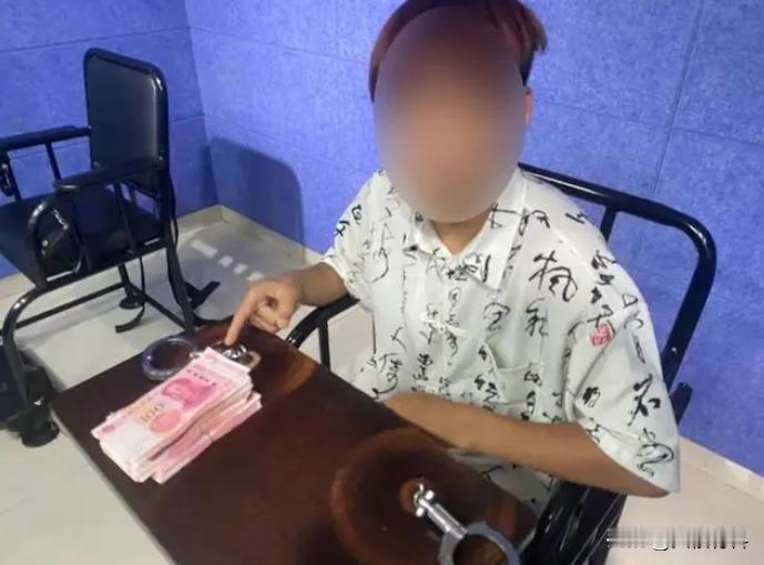 这位派出所所长火了！浙江，一农民工借来看病的“救命钱”被偷走，在路边忍不住哭了出