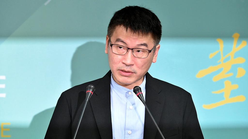 梁文杰“仰鼻息说”挨轰改口 粉专批羞辱农民：接下来要班班有释迦？
陆委会副主委梁