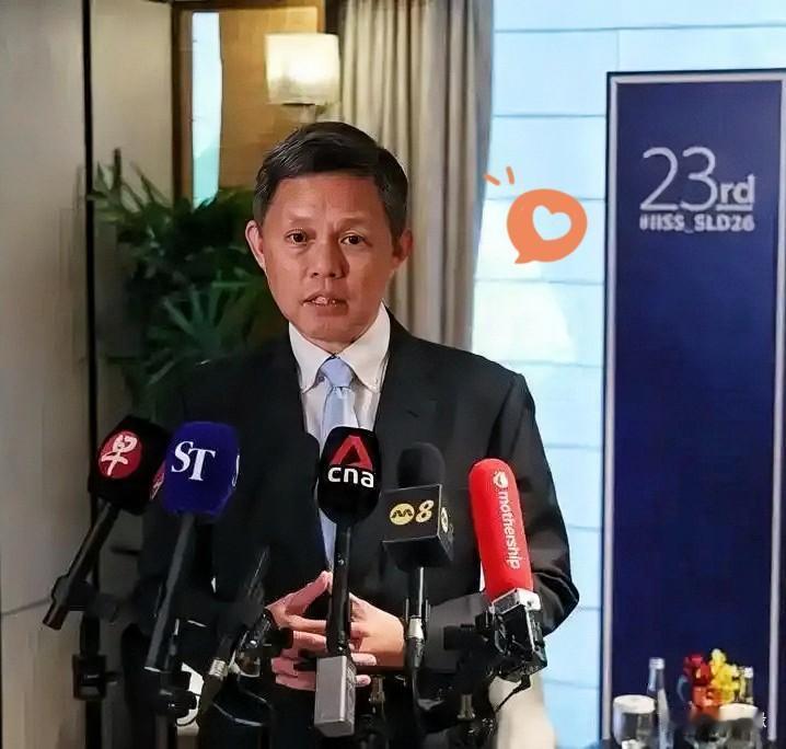 香会传出公道话！
5月31日，新加坡防长陈振声在采访中明确提出，不要再用“低级别