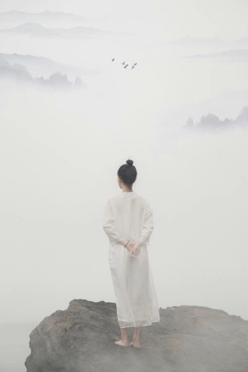 不要以为熟悉的人，就会善待你，有时候他们比陌生人，还可怕。——弗洛伊德  