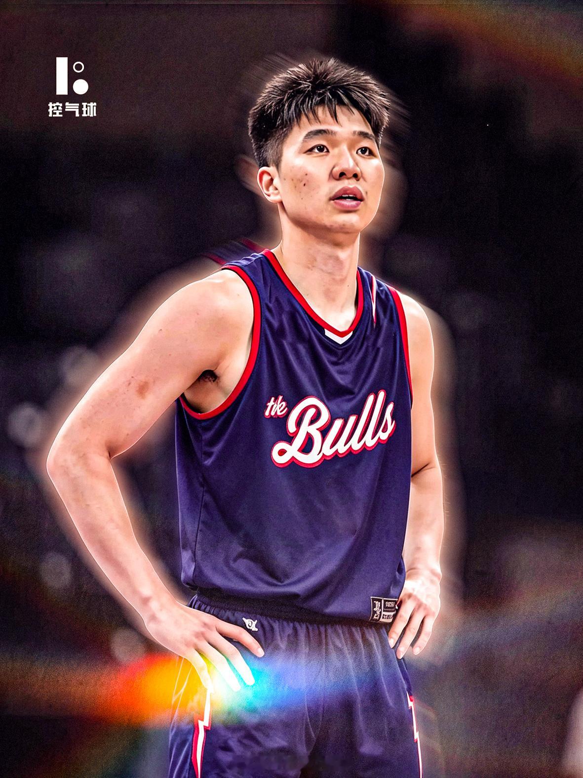 清华大学男篮核心后卫石奎正式与 NBL 香港金牛俱乐部签约，球队已将完整球员合同