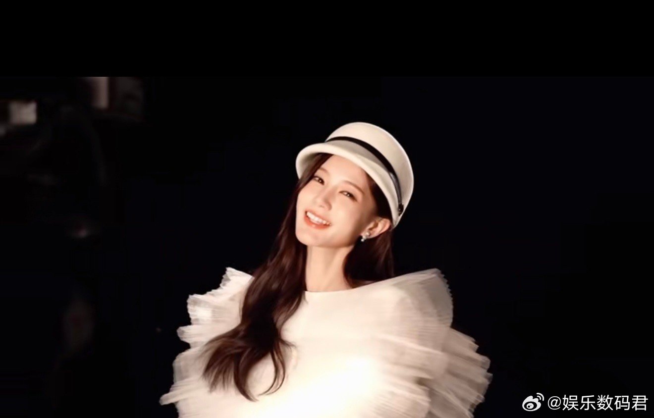 李一桐 白切黑女主 李一桐的白切黑女主值得期待！《美人余》中余梦一边应付家里的糟