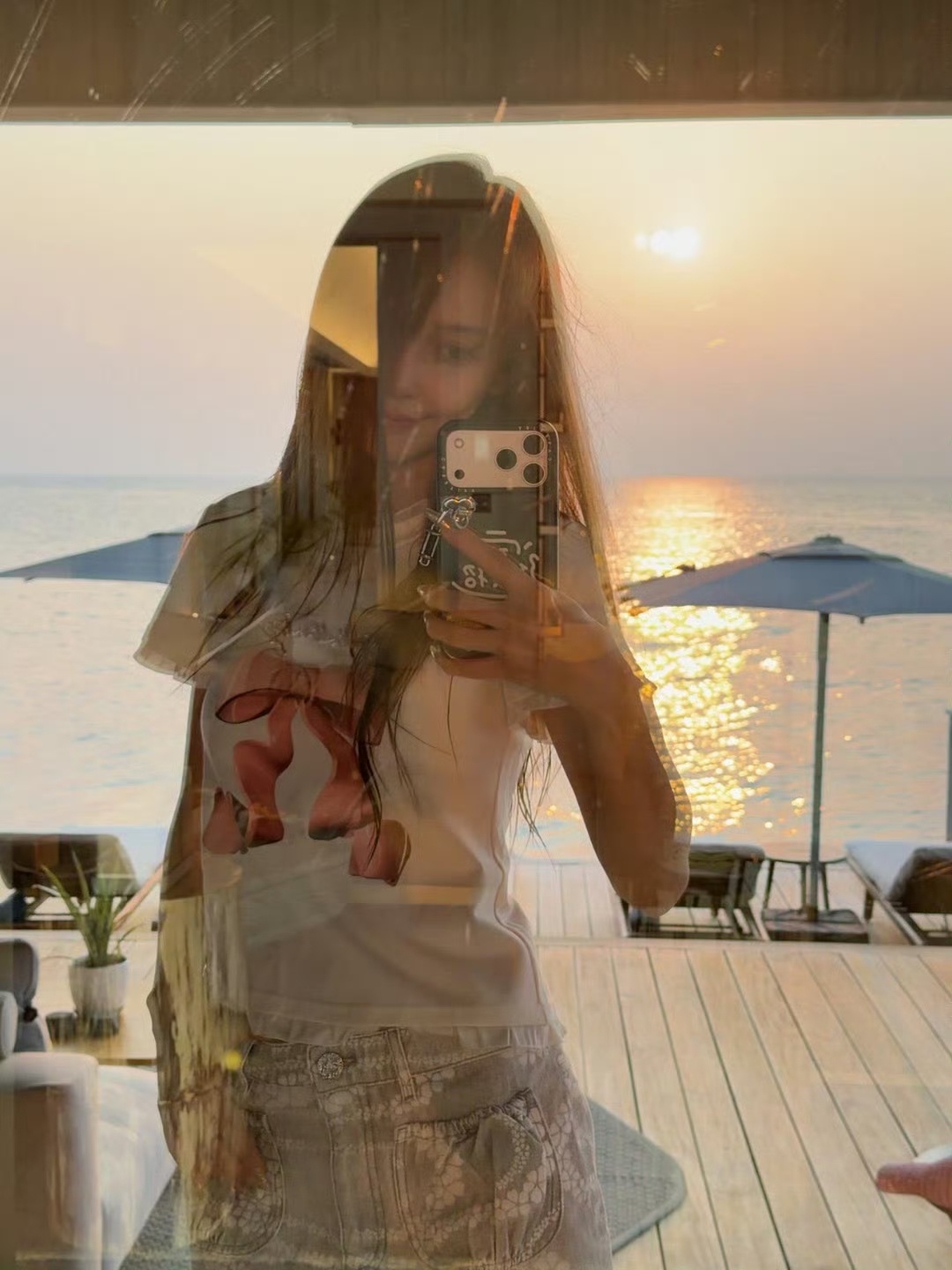 Angelababy度假私服穿搭！女神身材和脸都很曼妙