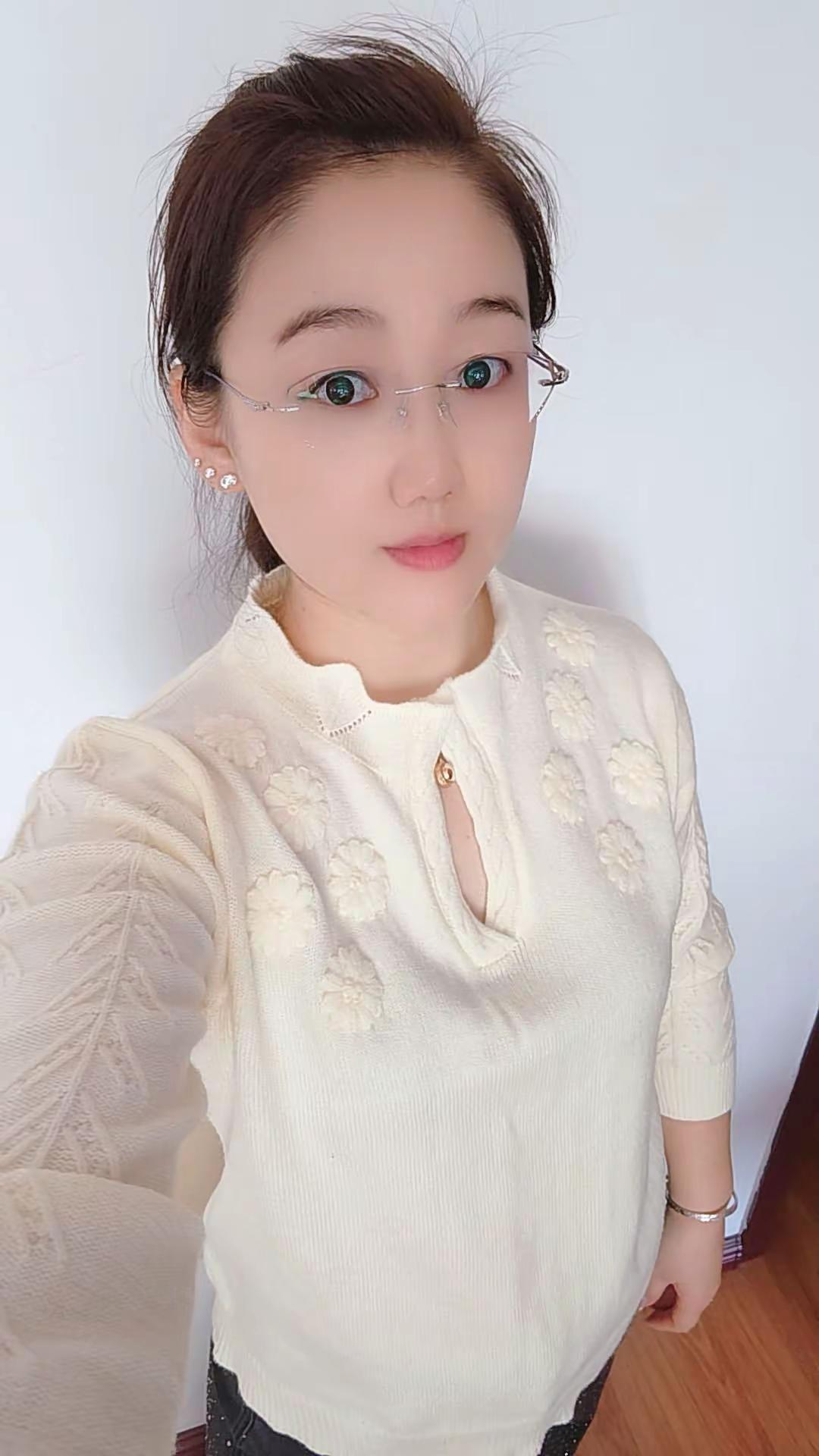 自恋狂 自恋一下😅😂 来给生活比个心每天都要甜甜的