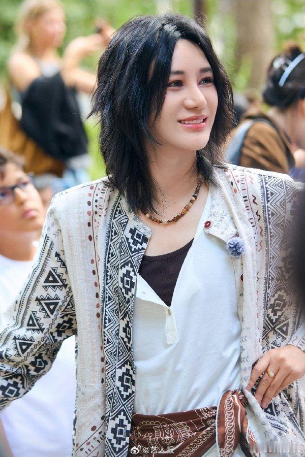 尚雯婕[超话]尚雯婕说巴黎合伙人像一列火车 巴黎小店关门那一刻，突然理解了尚雯婕