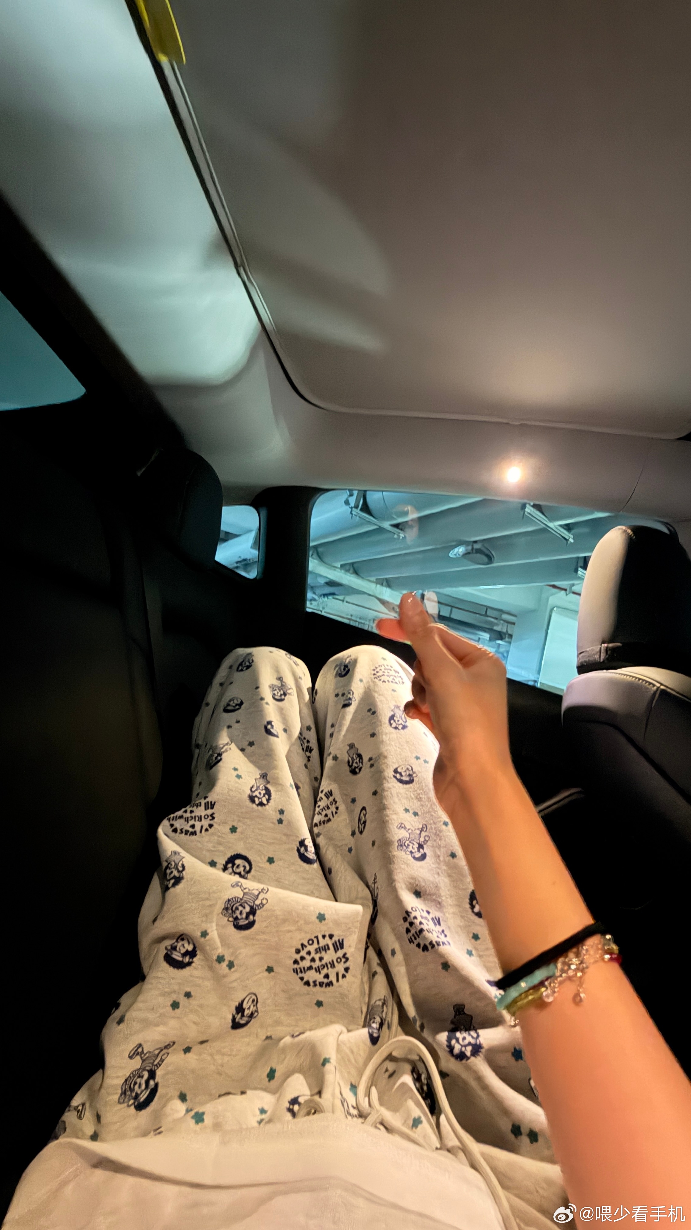 有车车的午休美滋滋 