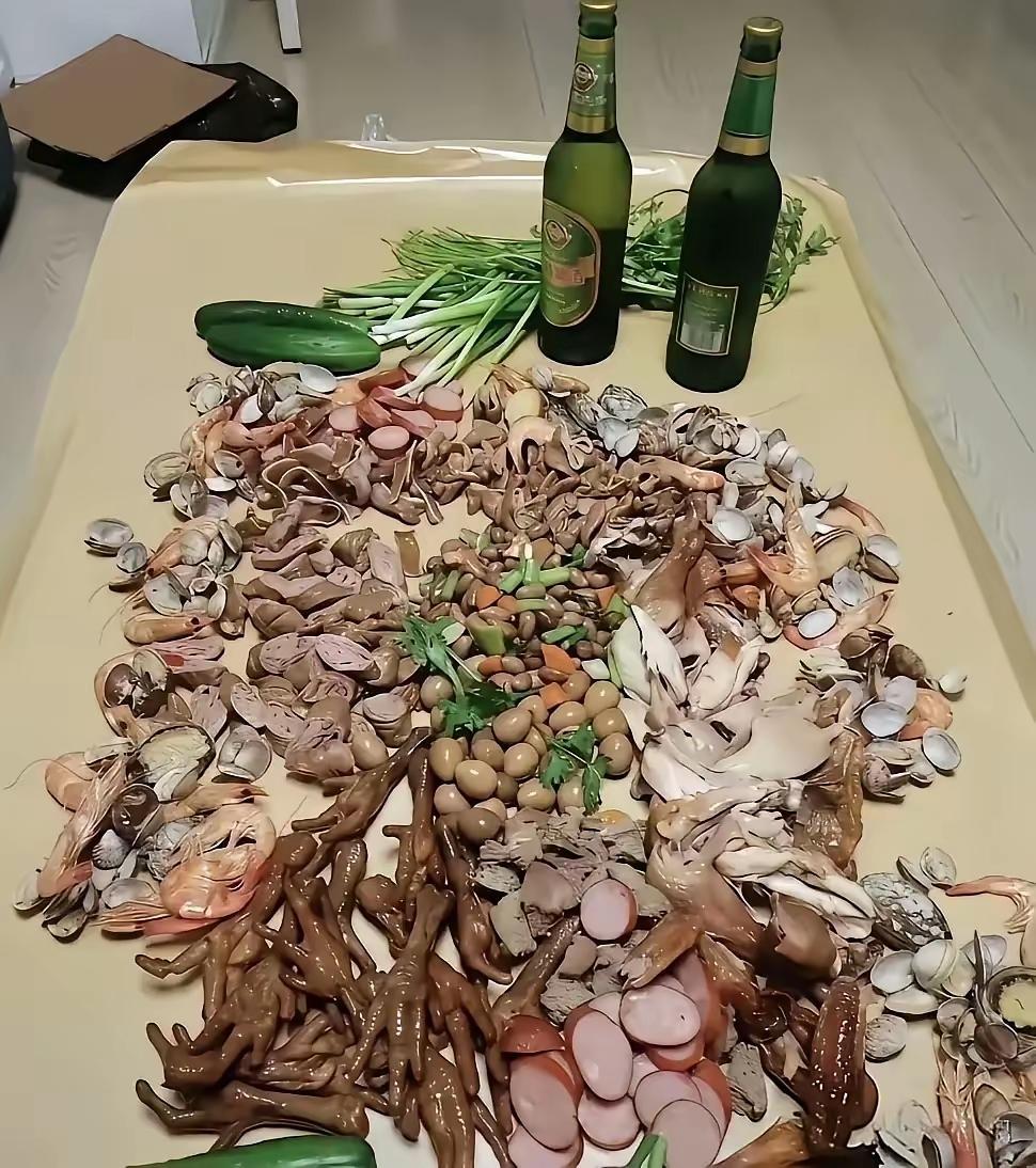 三个男人的晚餐，
大家觉得给这桌子菜打个满分过分不呢？
.