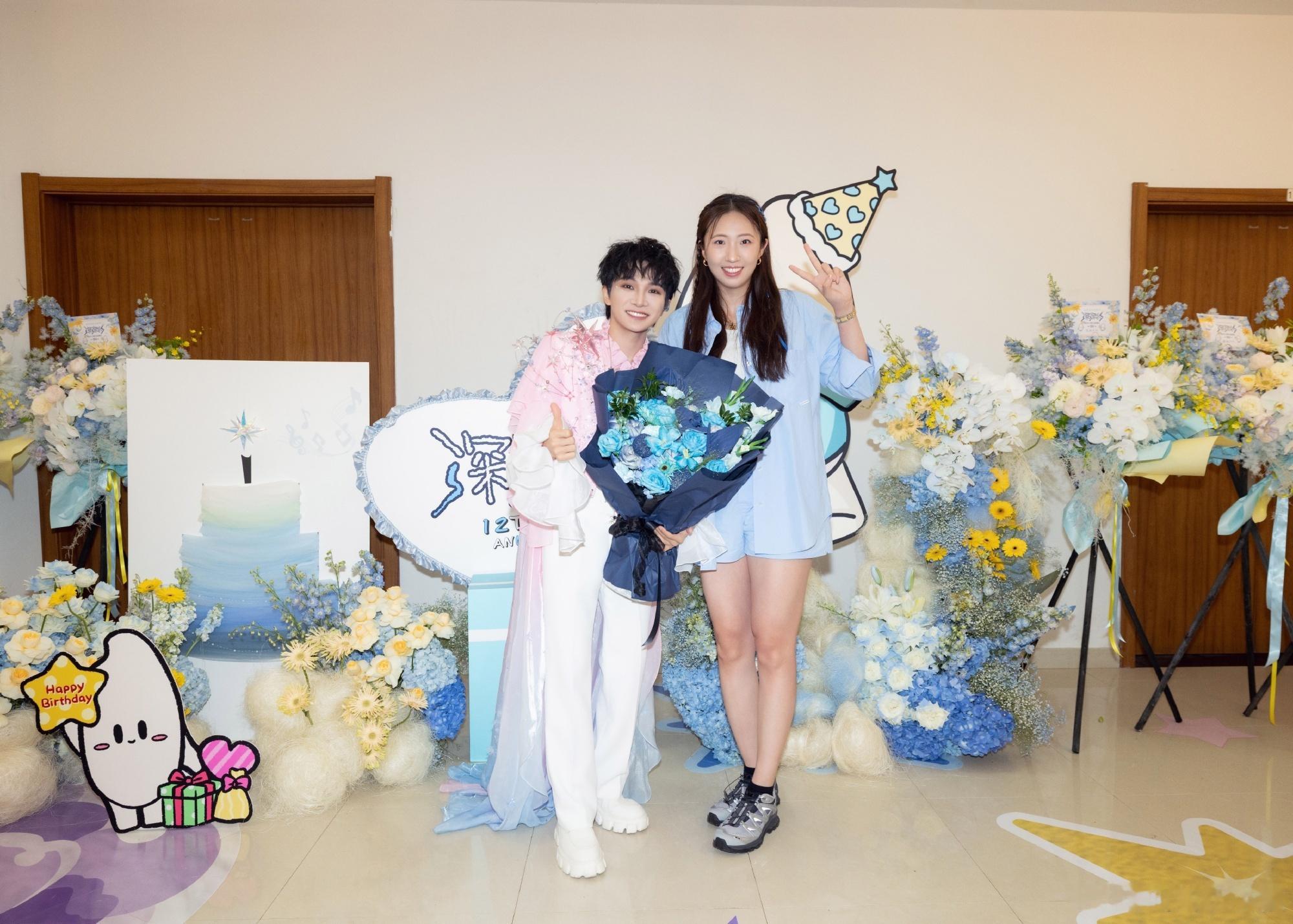 丁霞去看周深的演唱会丁霞中国女排