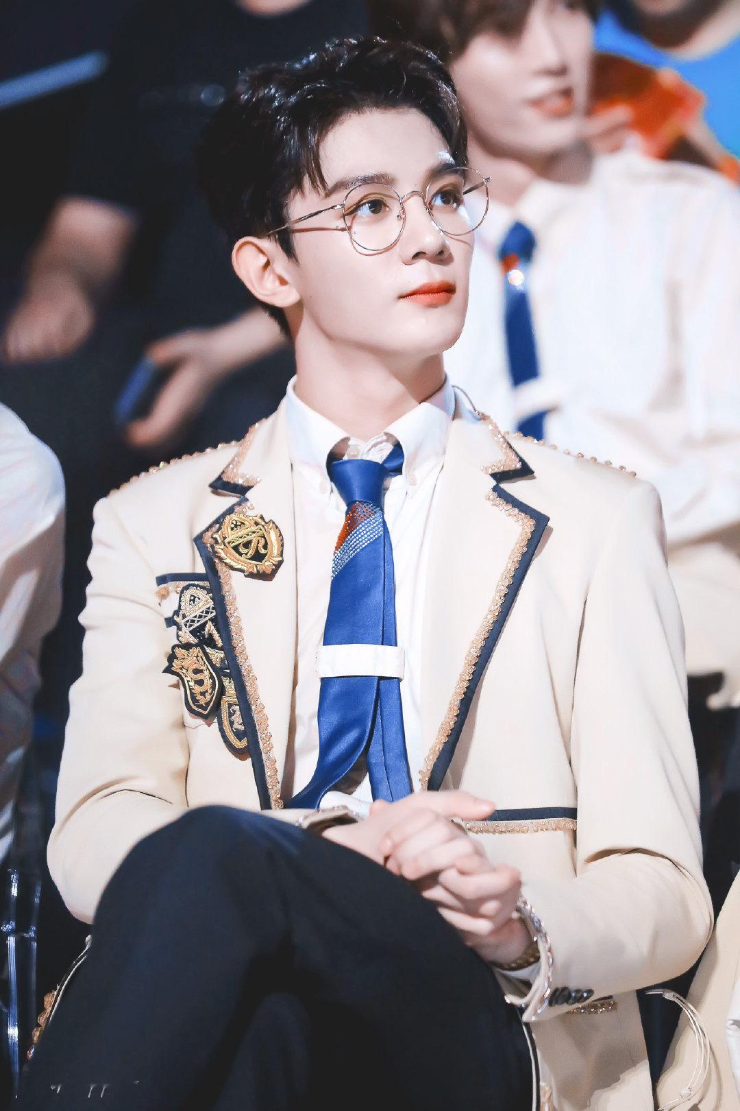 投稿 夏之光，创3决赛夜明艳的神[害羞][害羞][害羞][害羞] ​​​