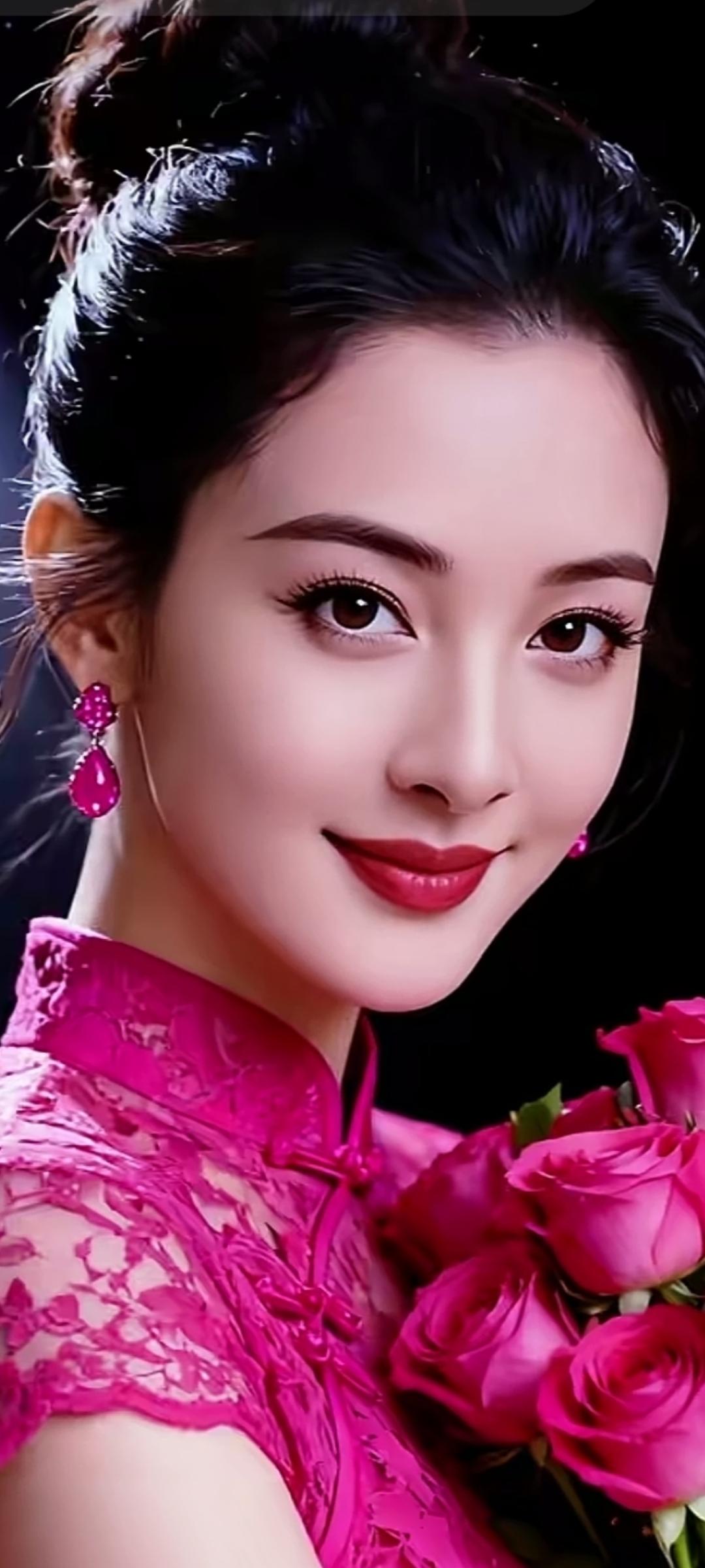 优雅玫瑰，绽放美丽瞬间🌹💄✨