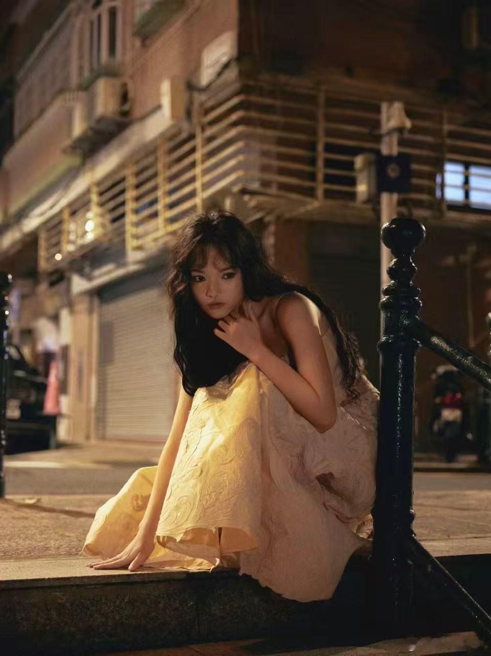 兰西雅明媚成这样 赤脚跳舞的小太阳非兰西雅莫属！夜里也发光的生命力，活人感拉满，