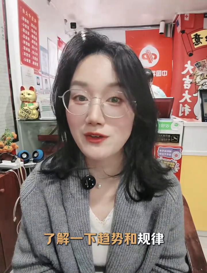 守店多年才敢说扎心真相。
水瓶座丫头。
今天收到一条非常有意思的私信，他这么说的