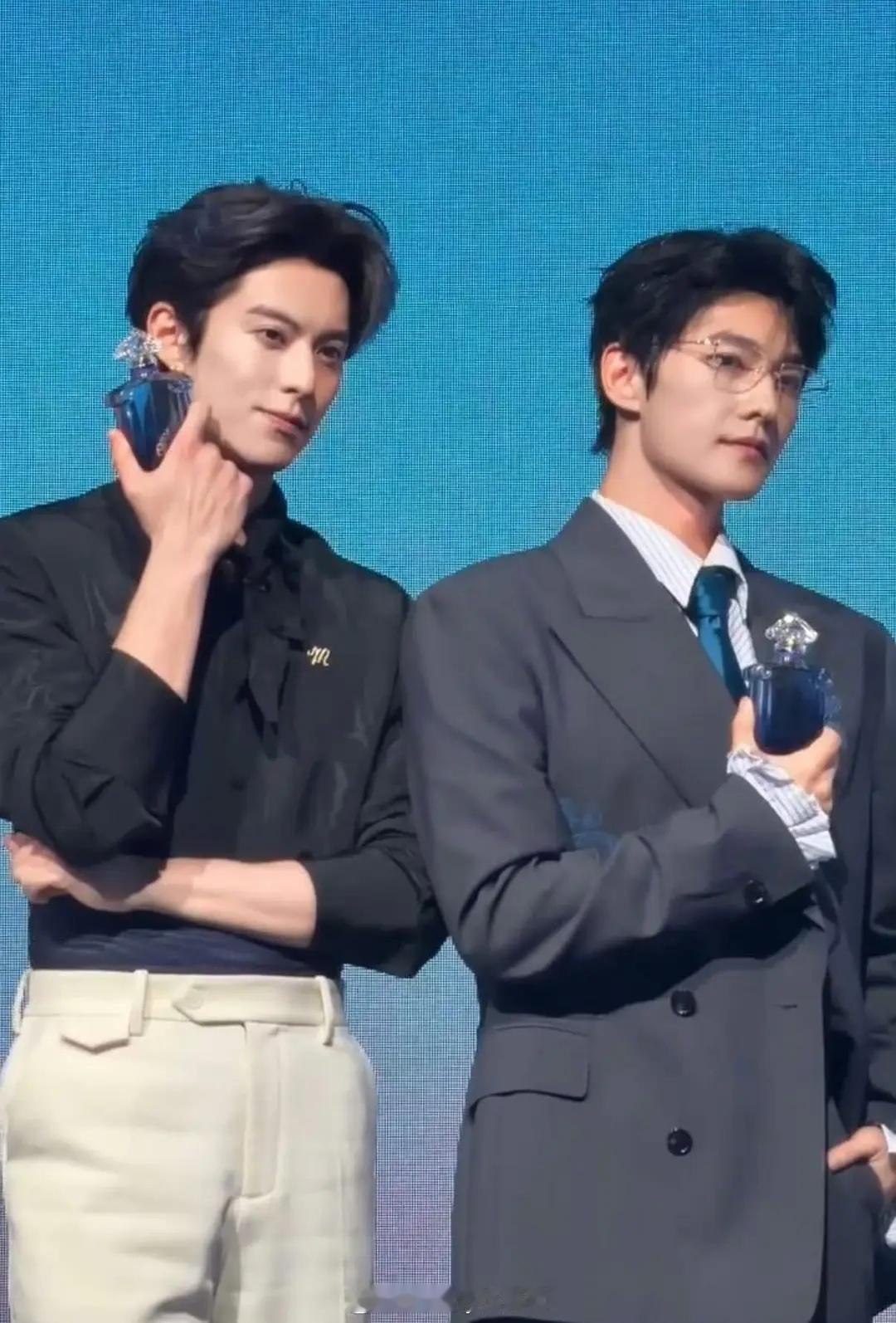 杨洋王鹤棣错位图杨洋王鹤棣是目前演艺圈难得的真帅哥，不过他俩的帅是完全的两种路子