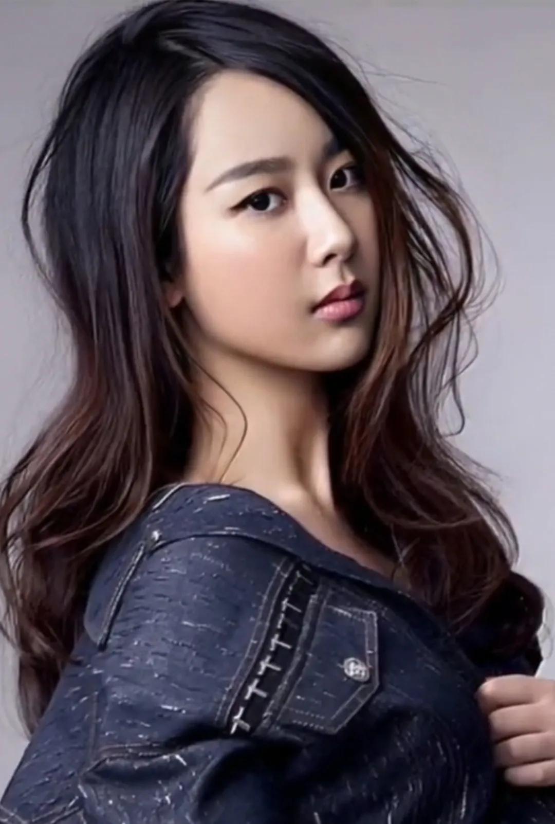 杨紫优秀好演员，靠自己努力，没资本最好女明星，[一起加油][一起加油][一起加油