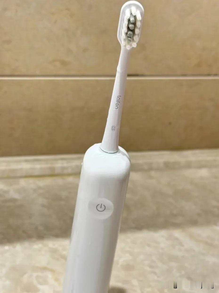 作为关注口腔健康的人，我一直认为口腔健康是身体健康的重要组成部分。我的牙齿就是从