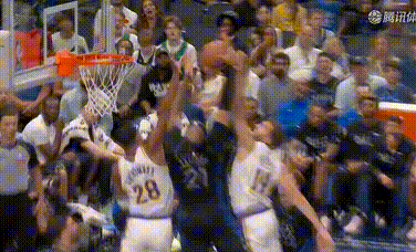 加福德受肩膀撞击伤，明天对阵快船大概率缺阵。 