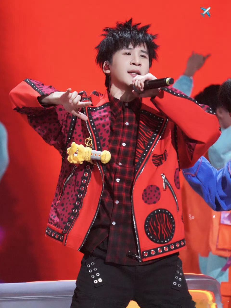 是大张伟在找陈伟霆吗大张伟满世界找陈伟霆，主打一个相爱相杀的快乐！ 