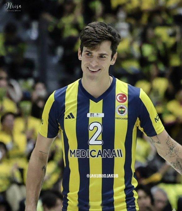 排球转会动态 1月23日，据土耳其媒体报道，在自由人阿卡塞斯米下赛季将转会瓦基弗