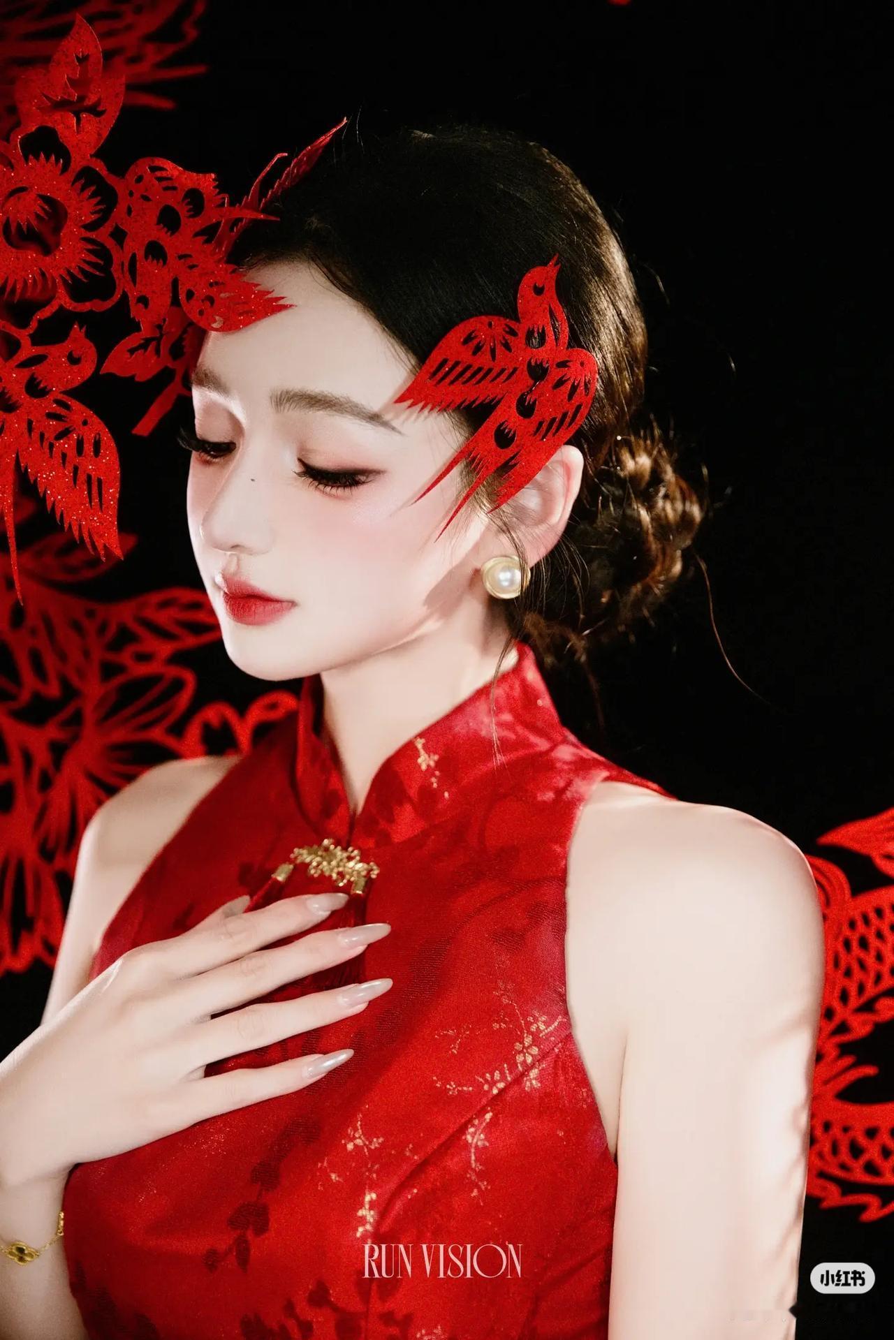 优雅与性感，你会怎么选美女旗袍穿搭写真