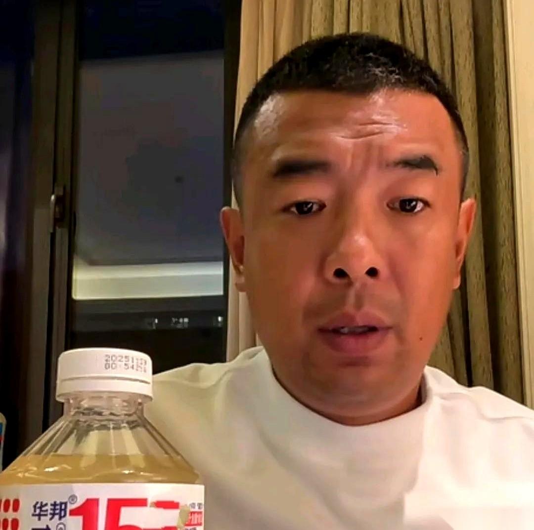 球踢得稀烂，人家心里早就在放假了。
输个澳超球队，脸都不要了。
反正足协杯冠军到