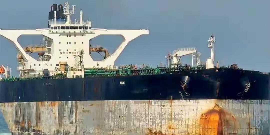 公海扣船风波：一场牵动三国的国际博弈

美军在公海上强行扣押一艘挂着俄罗斯国旗的