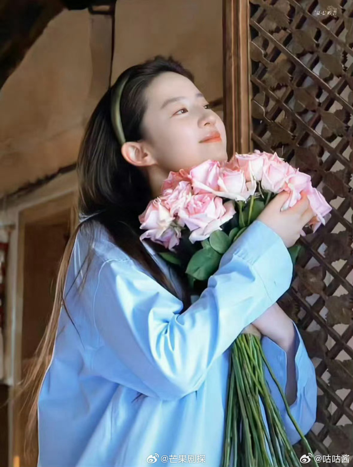周柯宇刘亦菲同款手捧花周柯宇手捧花照这又是谁的头像啊 