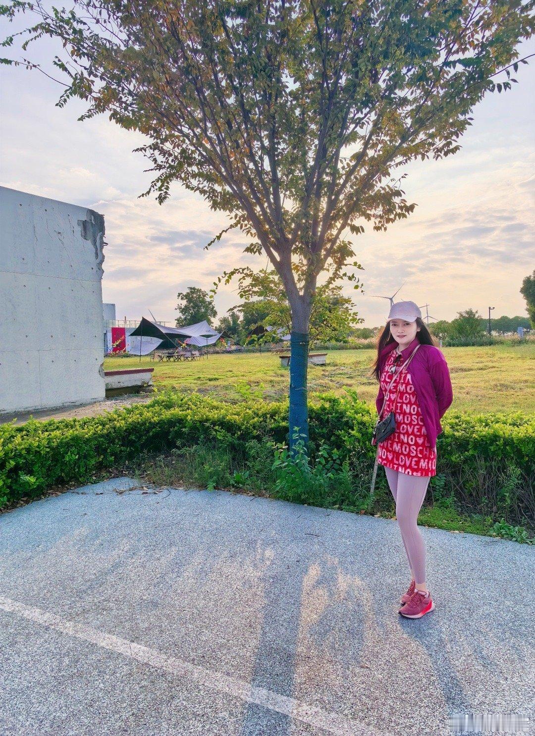 偶像的黄昏，故乡的风车，诸神的光。一点儿旧思：个人的性格可能不一样，但纯真、善良