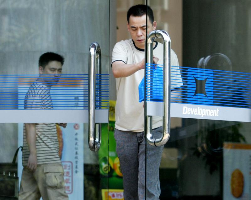 上期所：调整白银期货合约交易限额
据上期所公告，经研究决定，自2026年1月9日