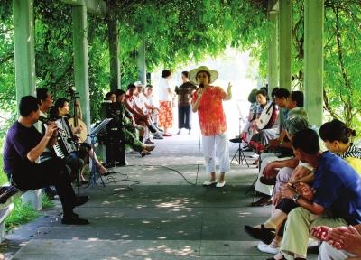 山东临沂杏园小区的道路“火”了，网友建议全国推广！小区道路怎么能火呢？

原来就