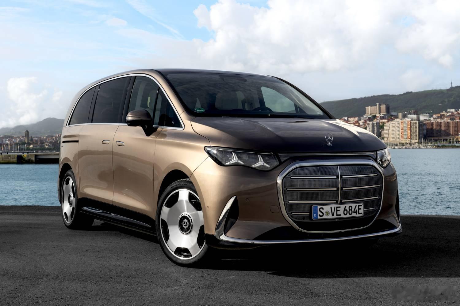 名车志文摘【首试梅赛德斯-奔驰VLE EV：重新定义豪华电动礼宾车】      