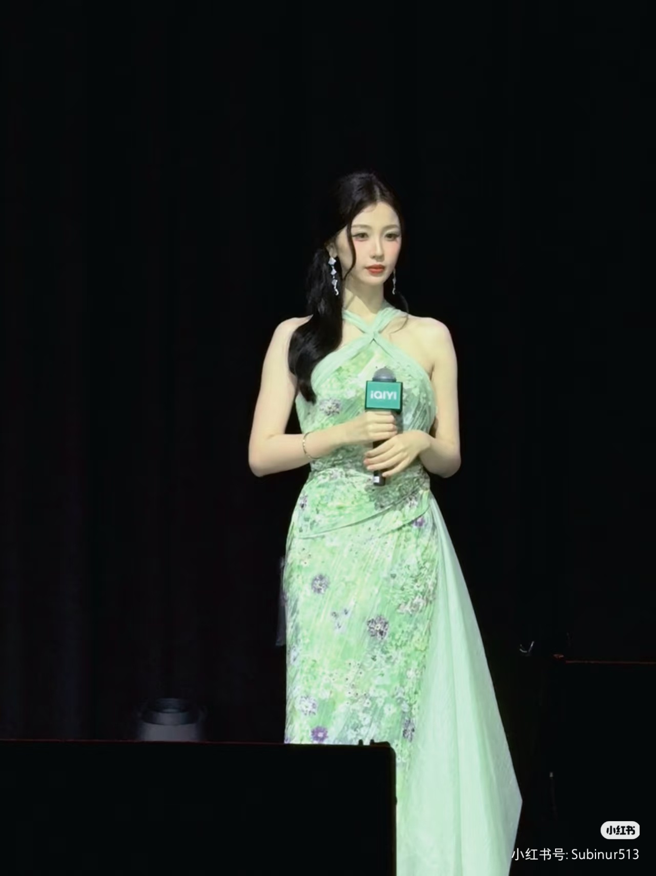 我对白到发光有了真实感…… 