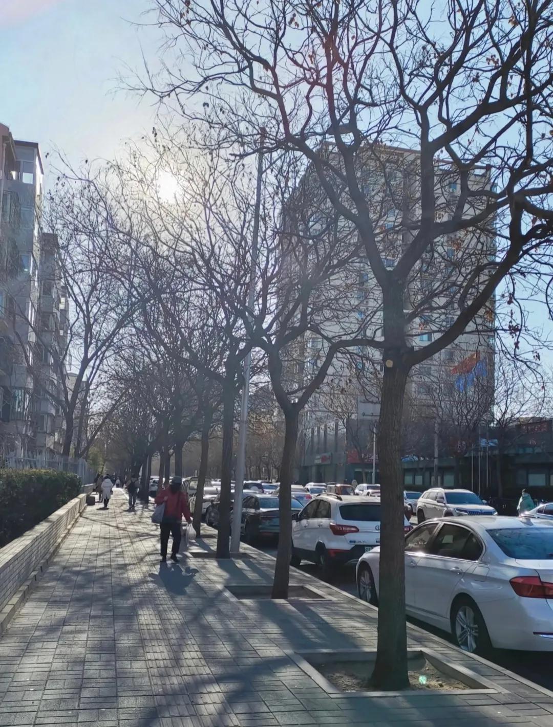 未来三年26到28年
形势很复杂
第一坚决不要去替任何人做担保
第二不要去碰重资